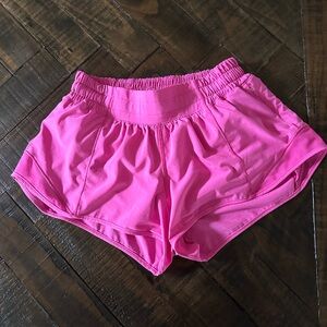 Lululemon hotty hot 2.5 inch sonic pink
